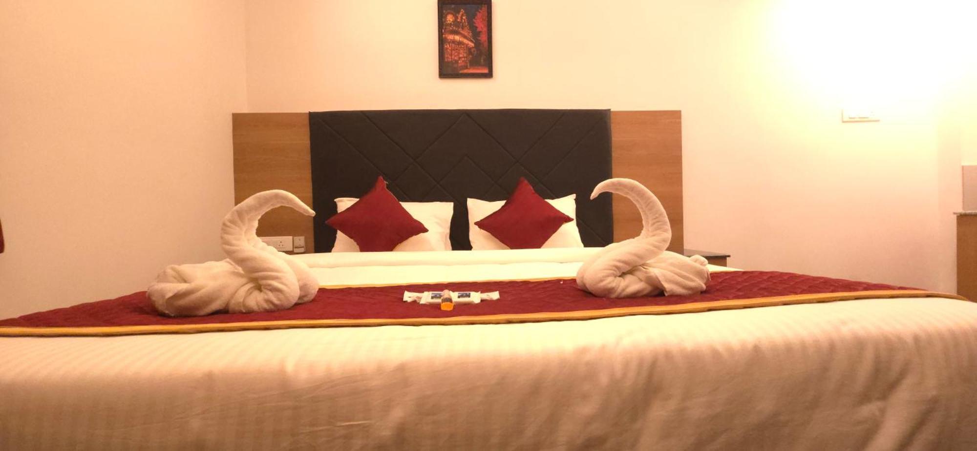 Shreem Sesha Sai Residency Hotel Tiruvannamalai Bagian luar foto