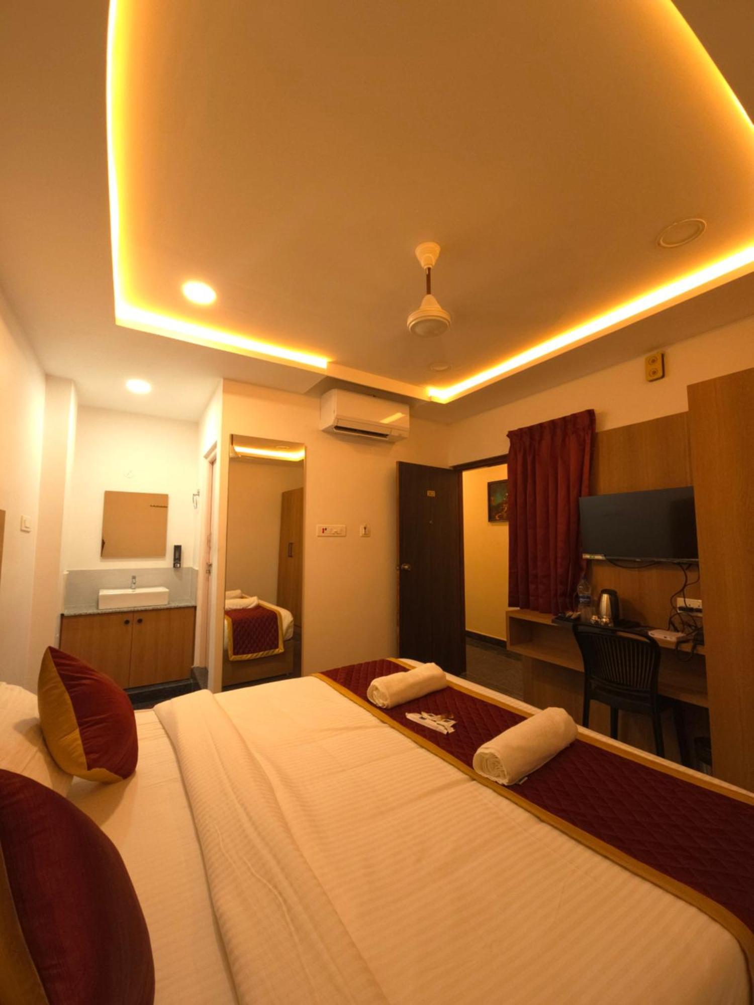 Shreem Sesha Sai Residency Hotel Tiruvannamalai Bagian luar foto