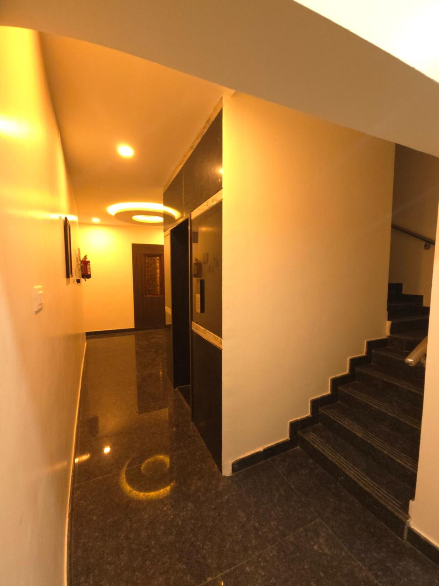 Shreem Sesha Sai Residency Hotel Tiruvannamalai Bagian luar foto
