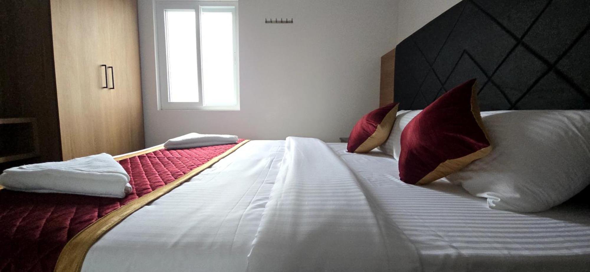 Shreem Sesha Sai Residency Hotel Tiruvannamalai Bagian luar foto