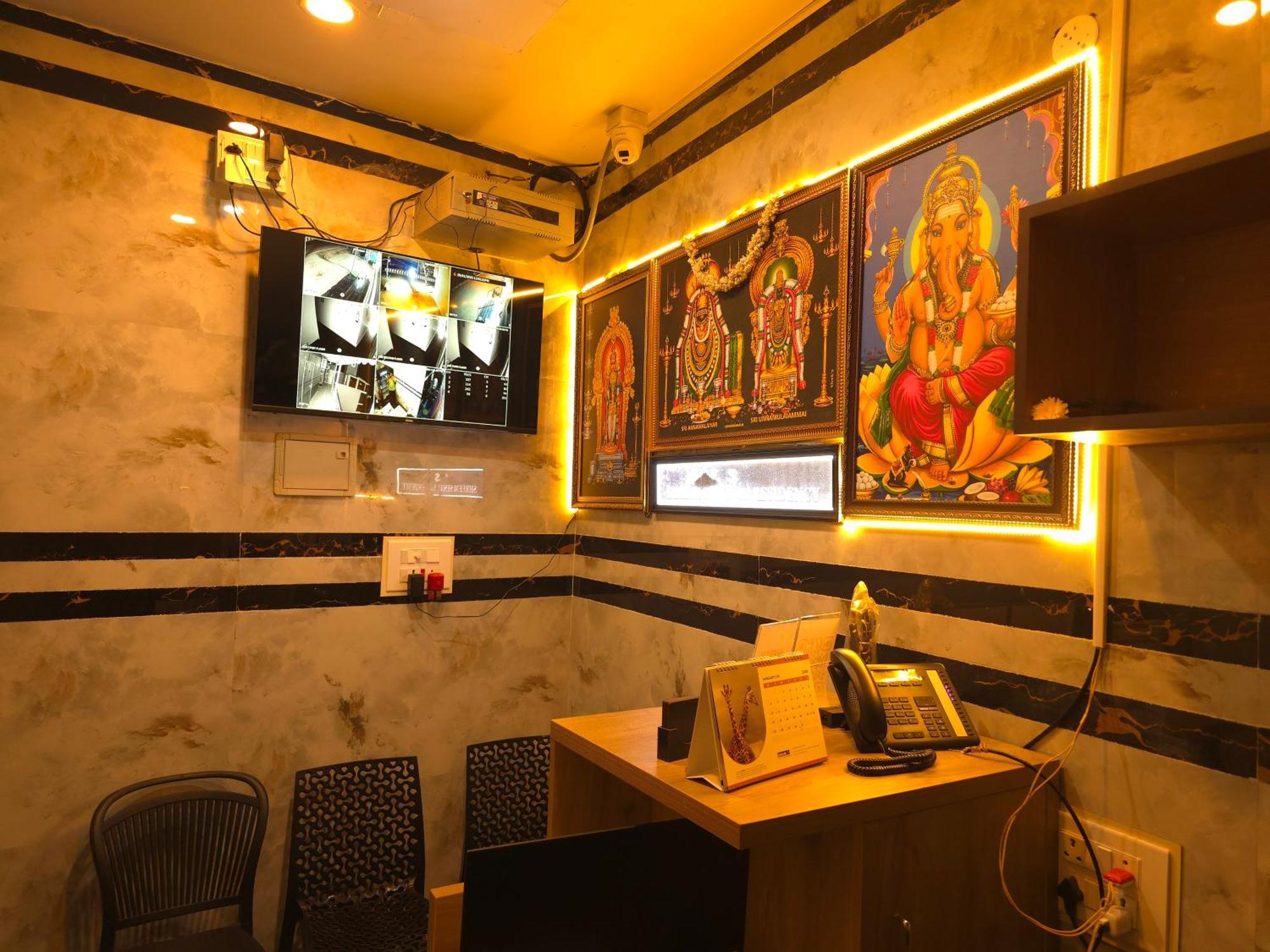 Shreem Sesha Sai Residency Hotel Tiruvannamalai Bagian luar foto